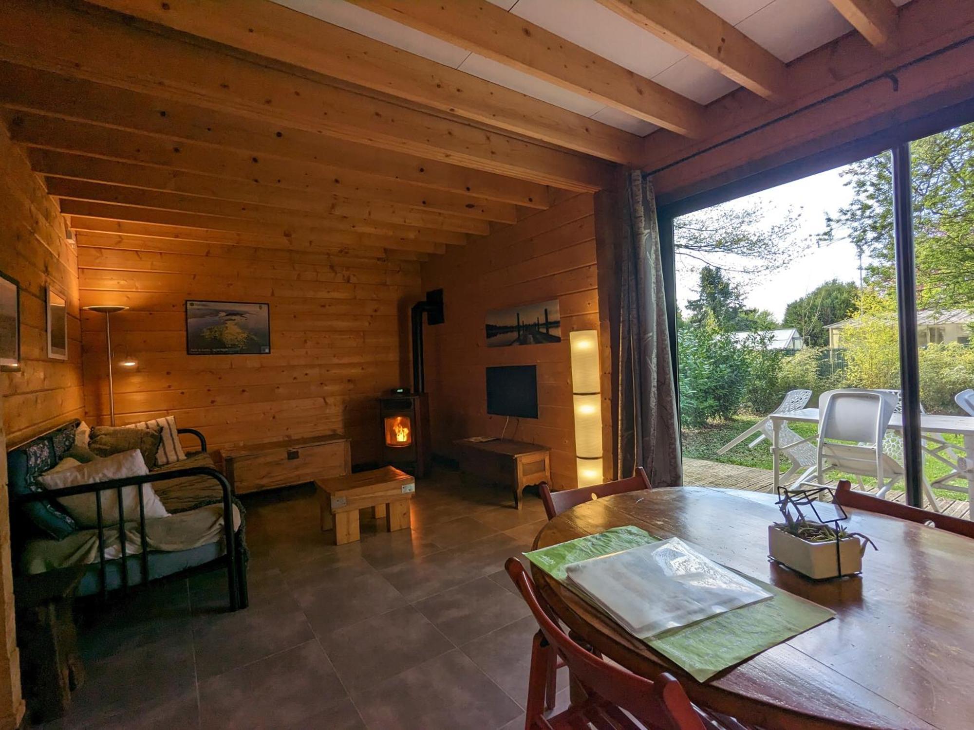 Les Chalets Aux Gites D'Orient Géraudot 外观 照片