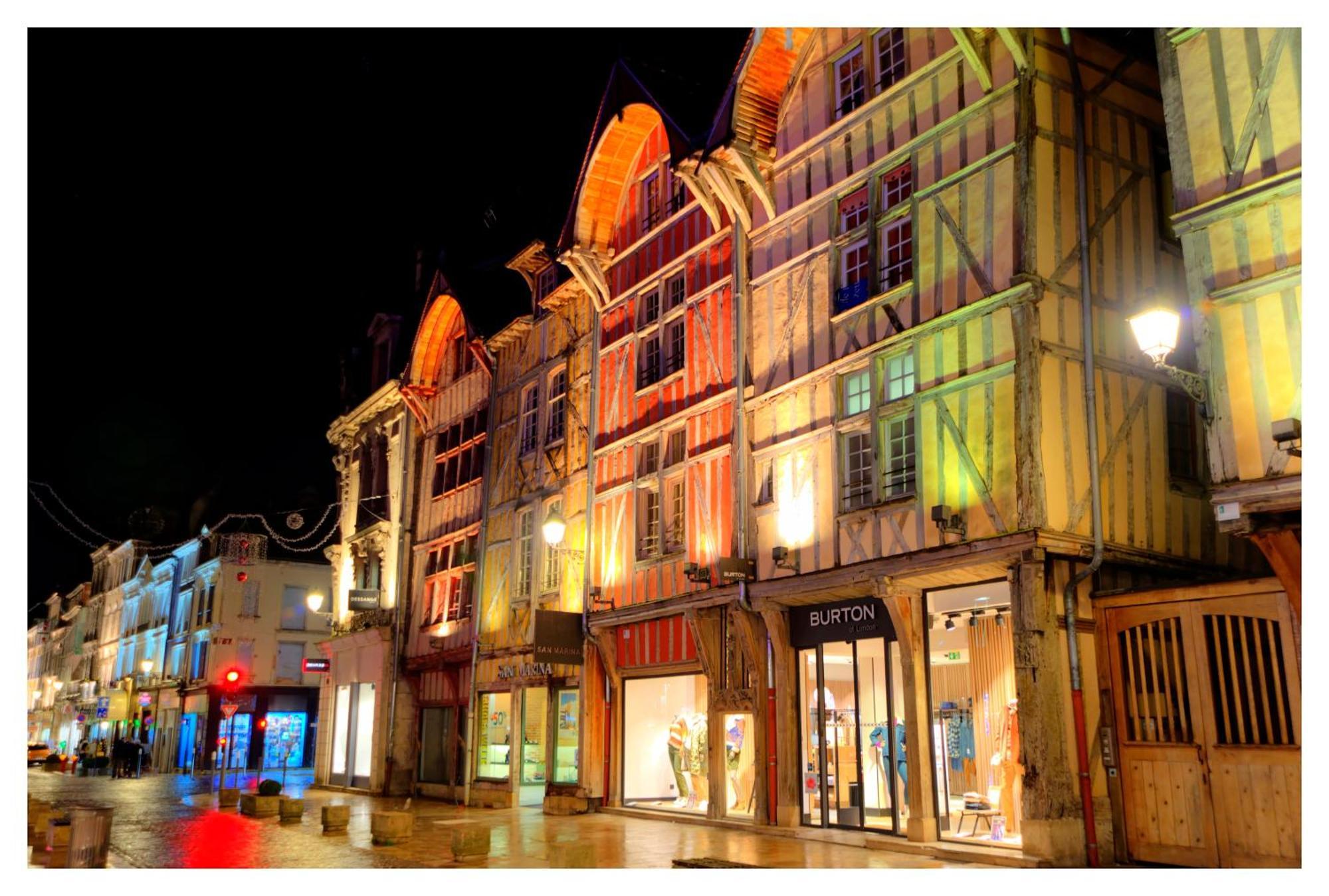 Les Chalets Aux Gites D'Orient Géraudot 外观 照片